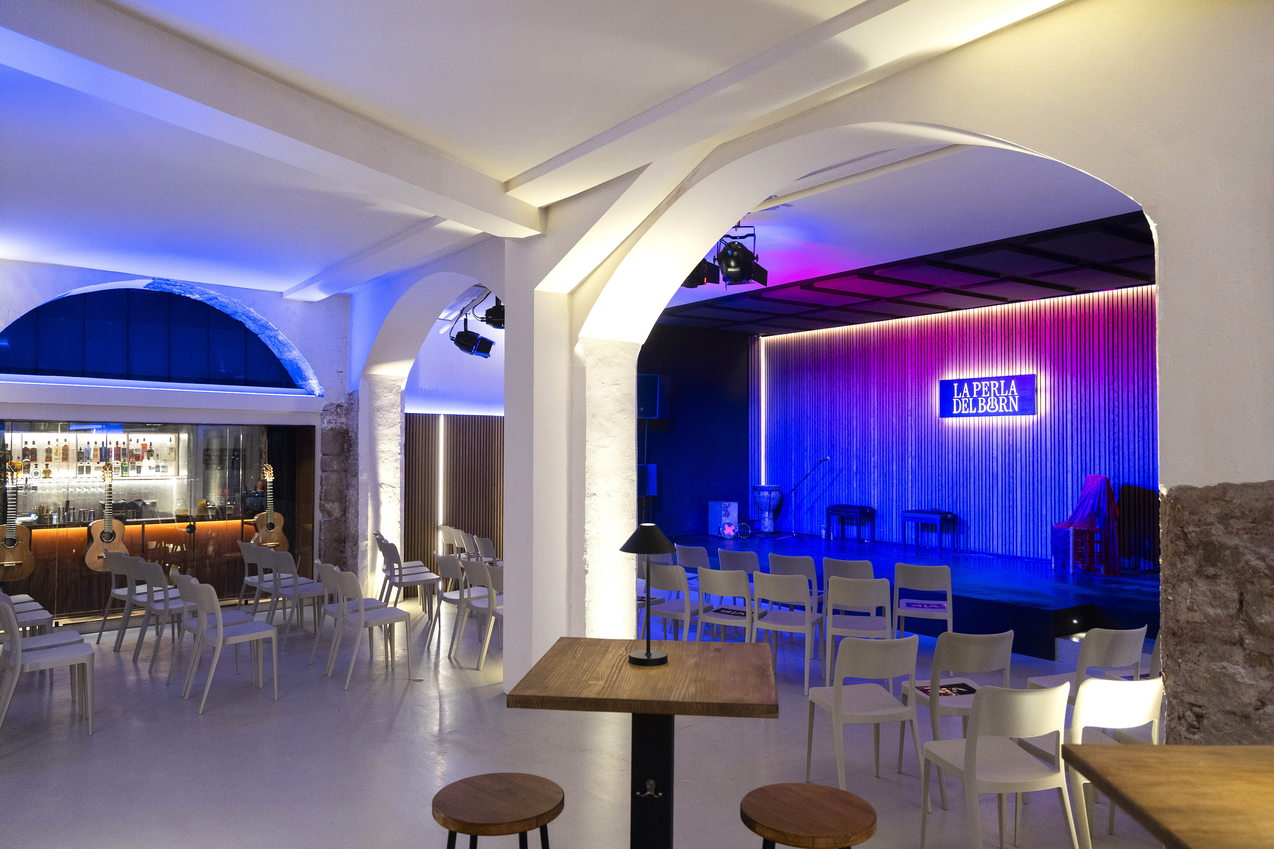 La Perla del Born interior